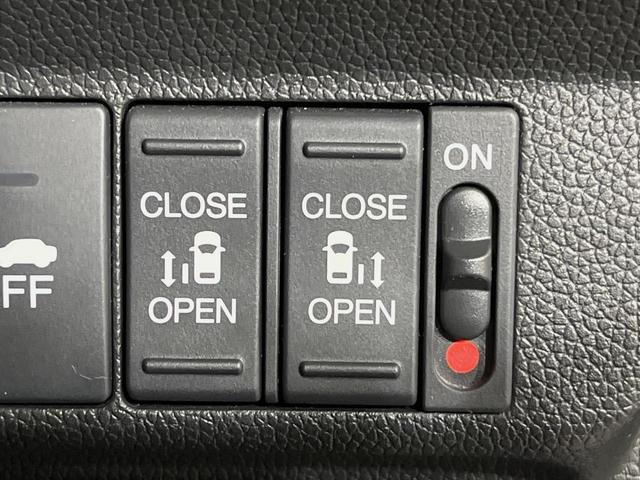 フリード+ハイブリッド ハイブリッドEX メーカー純正ナビ バックカメラ 衝突軽減装置 レーダークルーズ 両側電動スライドドア ハーフレザーシート LEDヘッド 前席シートヒーター ETC スマートキー ステアリングスイッチ オートエアコン(7枚目)