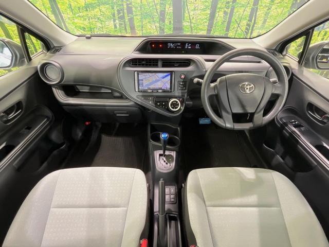 アクア L SDナビ 禁煙車 ドラレコ ETC オートエアコン Bluetooth CD/DVD再生 パワーウィンドウ バニティミラー キーレス 電動格納ミラー ドアバイザー 横滑り防止装置 プライバシーガラス(2枚目)