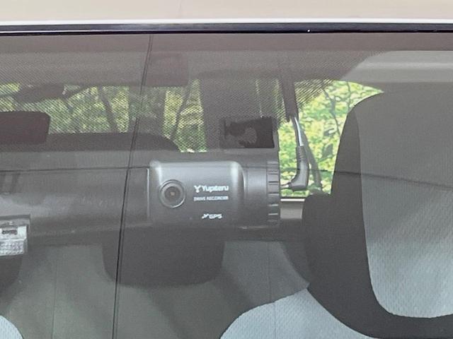 アクア L SDナビ 禁煙車 ドラレコ ETC オートエアコン Bluetooth CD/DVD再生 パワーウィンドウ バニティミラー キーレス 電動格納ミラー ドアバイザー 横滑り防止装置 プライバシーガラス(4枚目)