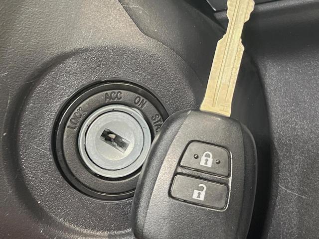 アクア L SDナビ 禁煙車 ドラレコ ETC オートエアコン Bluetooth CD/DVD再生 パワーウィンドウ バニティミラー キーレス 電動格納ミラー ドアバイザー 横滑り防止装置 プライバシーガラス(6枚目)