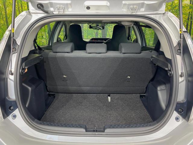 アクア L SDナビ 禁煙車 ドラレコ ETC オートエアコン Bluetooth CD/DVD再生 パワーウィンドウ バニティミラー キーレス 電動格納ミラー ドアバイザー 横滑り防止装置 プライバシーガラス(10枚目)