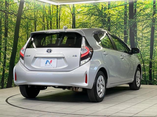 アクア L SDナビ 禁煙車 ドラレコ ETC オートエアコン Bluetooth CD/DVD再生 パワーウィンドウ バニティミラー キーレス 電動格納ミラー ドアバイザー 横滑り防止装置 プライバシーガラス(17枚目)