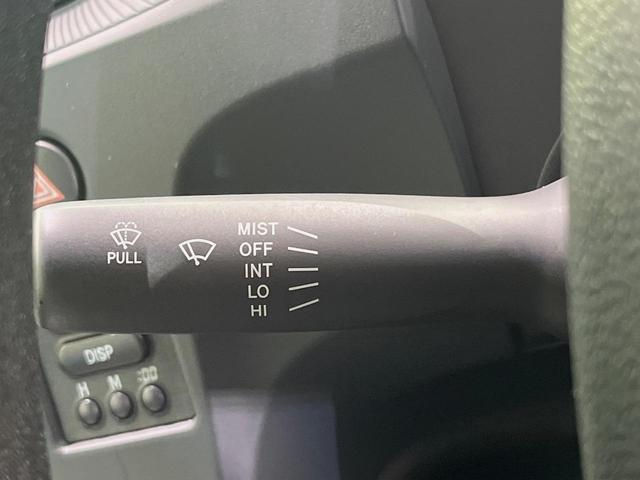 アクア L SDナビ 禁煙車 ドラレコ ETC オートエアコン Bluetooth CD/DVD再生 パワーウィンドウ バニティミラー キーレス 電動格納ミラー ドアバイザー 横滑り防止装置 プライバシーガラス(27枚目)