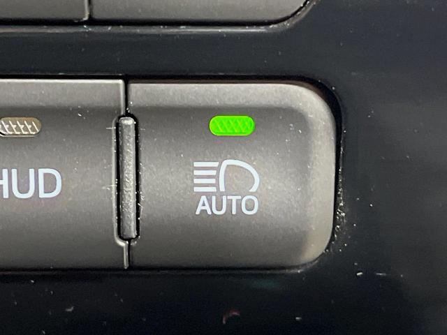 プリウス Aプレミアム ツーリングセレクション 純正9型ナビ バックカメラ 衝突軽減装置 100V電源 レーダークルーズ 禁煙車 革シート パワーシート シートヒーター ドラレコ コーナーセンサー スマートキー ブラインドスポットモニター ETC(30枚目)