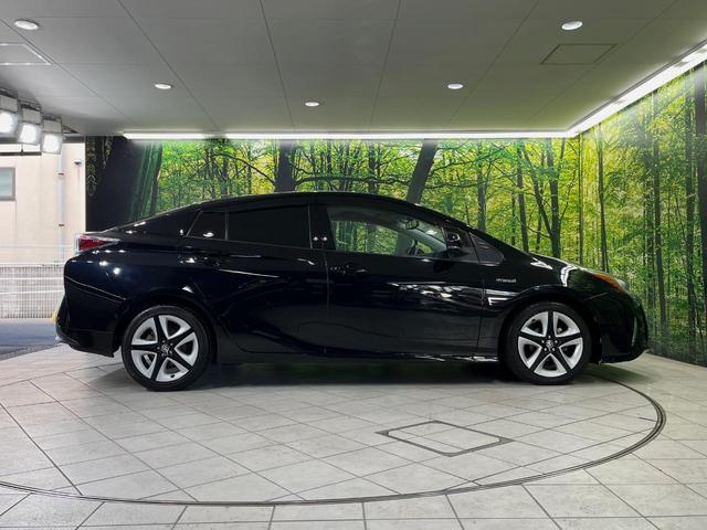 プリウス Aプレミアム ツーリングセレクション 純正9型ナビ バックカメラ 衝突軽減装置 100V電源 レーダークルーズ 禁煙車 革シート パワーシート シートヒーター ドラレコ コーナーセンサー スマートキー ブラインドスポットモニター ETC(54枚目)