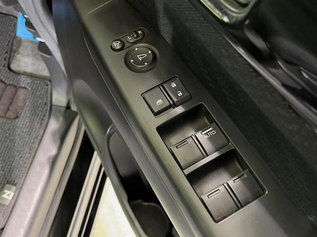 N-BOXカスタム G SSパッケージ SDナビ バックカメラ 両側電動スライドドア 禁煙車 前後ドラレコ スマートキー HIDヘッドライト ETC オートライト オートエアコン 純正14インチアルミホイル Bluetooth フルセグ(35枚目)