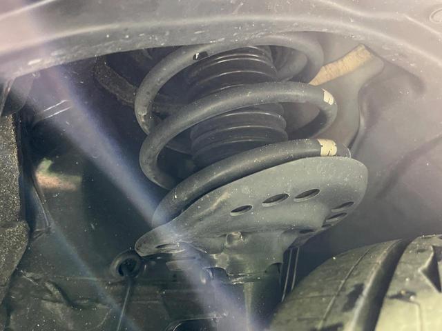 お車を安心してお乗りいただく為には、足回りの定期点検が欠かせません。サービスサポート（有償保証）では無料点検もご提供しており、安心のカーライフをお過ごしいただけるサポート体制が整っています。