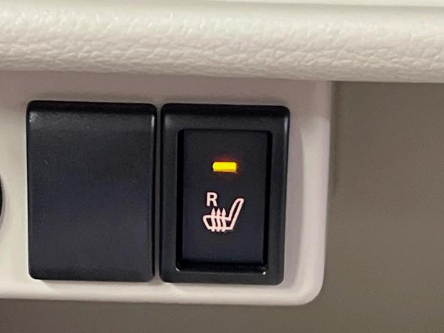 アルトラパン X HDDナビ 衝突軽減装置 禁煙車 シートヒーター スマートキー HIDヘッドライト オートライト オートエアコン 純正14インチアルミホイル Bluetooth CD/DVD再生 革巻きステアリング(5枚目)