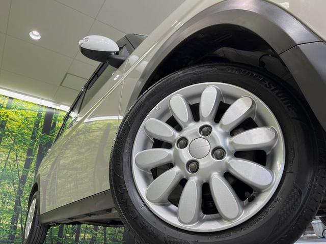 アルトラパン X HDDナビ 衝突軽減装置 禁煙車 シートヒーター スマートキー HIDヘッドライト オートライト オートエアコン 純正14インチアルミホイル Bluetooth CD/DVD再生 革巻きステアリング(13枚目)