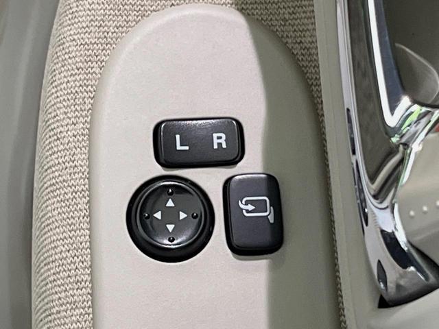 アルトラパン X HDDナビ 衝突軽減装置 禁煙車 シートヒーター スマートキー HIDヘッドライト オートライト オートエアコン 純正14インチアルミホイル Bluetooth CD/DVD再生 革巻きステアリング(33枚目)