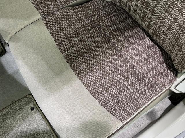 アルトラパン X HDDナビ 衝突軽減装置 禁煙車 シートヒーター スマートキー HIDヘッドライト オートライト オートエアコン 純正14インチアルミホイル Bluetooth CD/DVD再生 革巻きステアリング(39枚目)