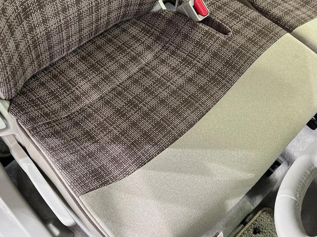 アルトラパン X HDDナビ 衝突軽減装置 禁煙車 シートヒーター スマートキー HIDヘッドライト オートライト オートエアコン 純正14インチアルミホイル Bluetooth CD/DVD再生 革巻きステアリング(40枚目)