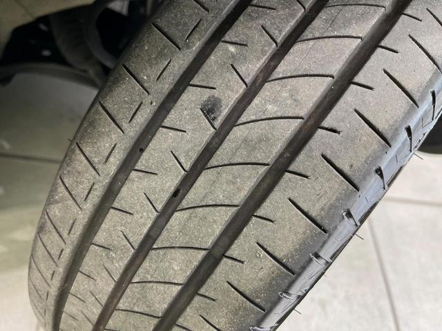 アルトラパン X HDDナビ 衝突軽減装置 禁煙車 シートヒーター スマートキー HIDヘッドライト オートライト オートエアコン 純正14インチアルミホイル Bluetooth CD/DVD再生 革巻きステアリング(50枚目)