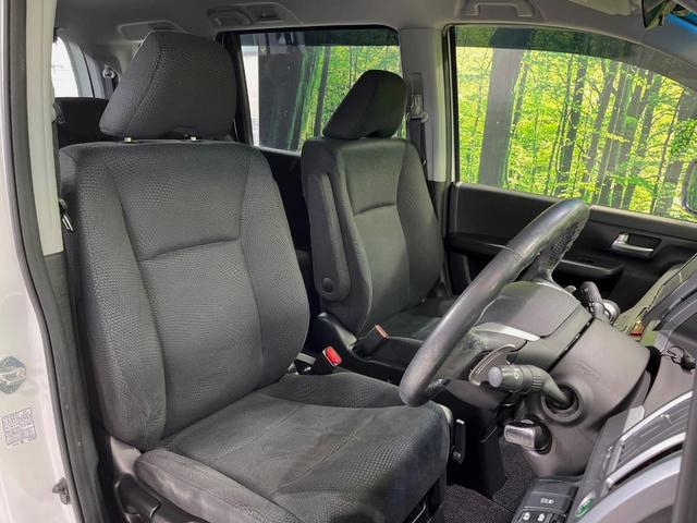 運転席シート廻りは使用感も少なく、良好な状態となっています。丁寧に使われていたことがよくわかりますね。