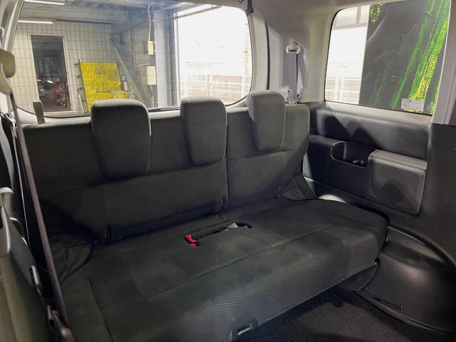 ３列目シートはもちろん状態良好☆大人でもゆったりと座って頂けますので、大人数でのお出かけもラクラクです♪ご家族で、気の知れた仲間で、ドライブに行くのが楽しみですね♪
