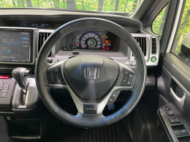 【純正革巻きステアリング】上質な革を使用することで、手にしっかり馴染みとても運転しやすいハンドルです♪