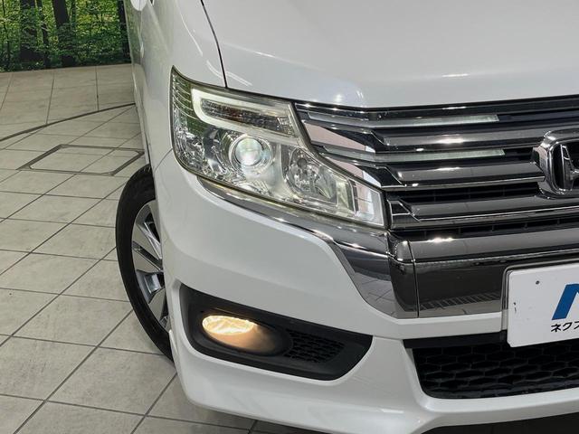 【ＨＩＤヘッドライト】非常に明るく前方を照らしてくれるので、悪天候や夜間の走行時も視界良好で安心してお乗りいただけます。