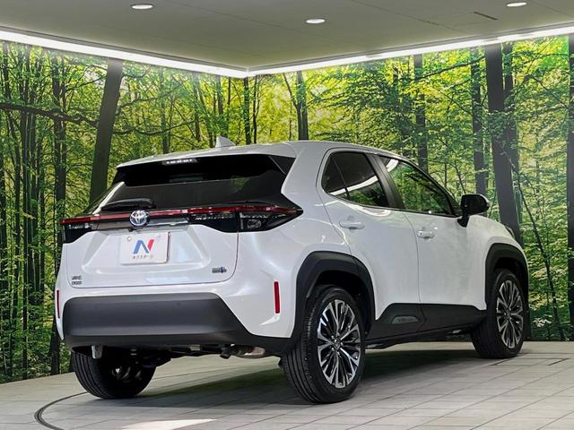 ヤリスクロス ハイブリッドZ 純正8型ディスプレイオーディオ バックカメラ 衝突軽減装置 レーダークルーズ 100V電源 パワーバックドア LEDヘッド ドラレコ ETC 電動パーキングブレーキ ステアリングヒーター 禁煙車(17枚目)