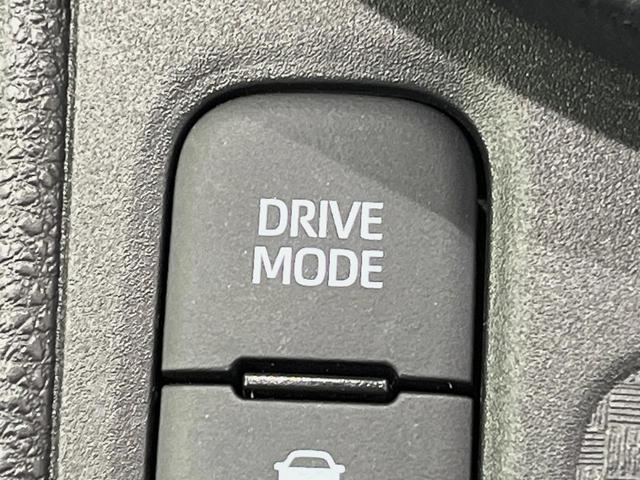 ヤリスクロス ハイブリッドZ 純正8型ディスプレイオーディオ バックカメラ 衝突軽減装置 レーダークルーズ 100V電源 パワーバックドア LEDヘッド ドラレコ ETC 電動パーキングブレーキ ステアリングヒーター 禁煙車(37枚目)