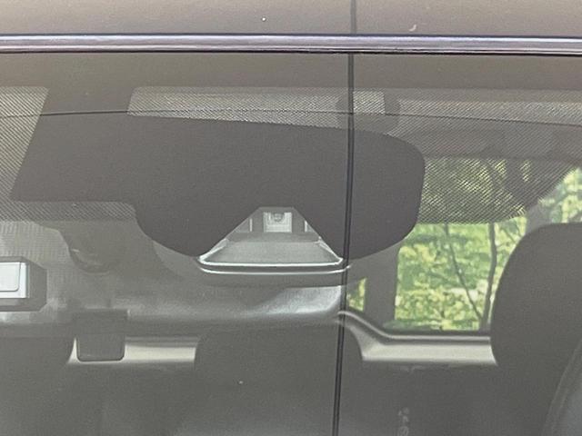 エクストレイル ２０Ｘ　エマージェンシーブレーキパッケージ　ＳＤナビ　バックカメラ　衝突軽減装置　ドラレコ　ＥＴＣ　ＬＥＤヘッド　純正１７インチアルミ　革巻きステアリング　ステアリングスイッチ　スマートキー　シートヒーター　ダウンヒルアシスト　禁煙車（5枚目）