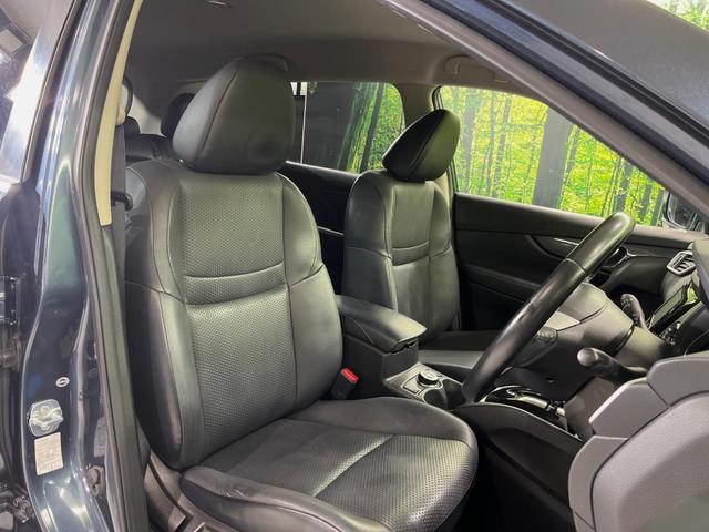 エクストレイル ２０Ｘ　エマージェンシーブレーキパッケージ　ＳＤナビ　バックカメラ　衝突軽減装置　ドラレコ　ＥＴＣ　ＬＥＤヘッド　純正１７インチアルミ　革巻きステアリング　ステアリングスイッチ　スマートキー　シートヒーター　ダウンヒルアシスト　禁煙車（8枚目）