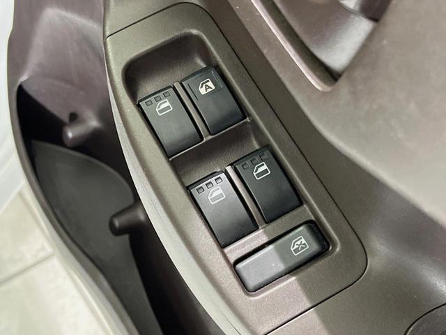 パッソ X SDナビ バックカメラ ドラレコ ETC LEDヘッドライト 地デジ アイドリングストップ 電動格納ミラー ヘッドライトレベライザー 横滑り防止装置 パワーウィンドウ パワーステアリング 禁煙車(31枚目)