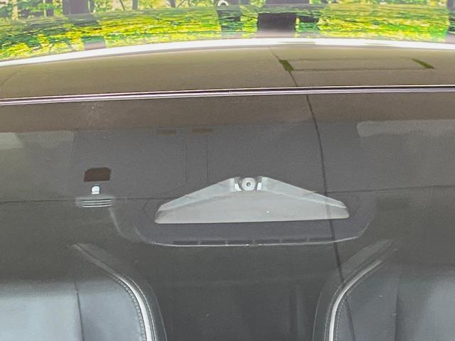 プリウス Z パノラマルーフ 純正12型ナビ 全周囲カメラ 衝突軽減装置 パワーバックドア LEDヘッド レーダークルーズ 純正19インチアルミ 前席シートエアコン 100V電源 ステアリングヒーター 禁煙車(6枚目)