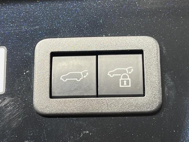 プリウス Z パノラマルーフ 純正12型ナビ 全周囲カメラ 衝突軽減装置 パワーバックドア LEDヘッド レーダークルーズ 純正19インチアルミ 前席シートエアコン 100V電源 ステアリングヒーター 禁煙車(7枚目)