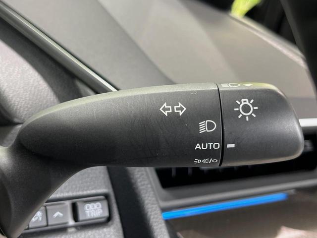 プリウス Z パノラマルーフ 純正12型ナビ 全周囲カメラ 衝突軽減装置 パワーバックドア LEDヘッド レーダークルーズ 純正19インチアルミ 前席シートエアコン 100V電源 ステアリングヒーター 禁煙車(29枚目)