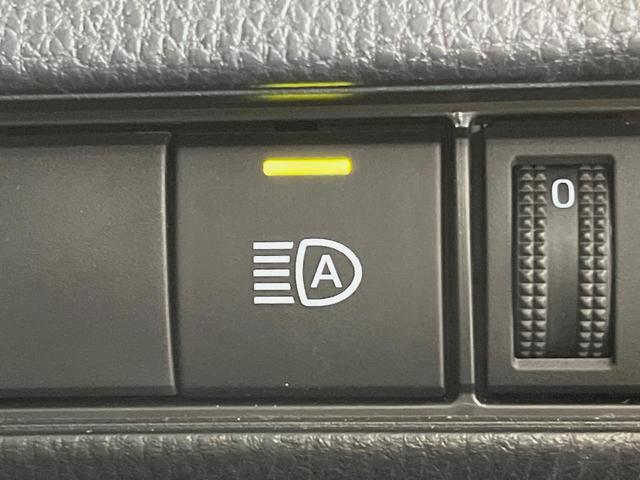 プリウス Z パノラマルーフ 純正12型ナビ 全周囲カメラ 衝突軽減装置 パワーバックドア LEDヘッド レーダークルーズ 純正19インチアルミ 前席シートエアコン 100V電源 ステアリングヒーター 禁煙車(33枚目)