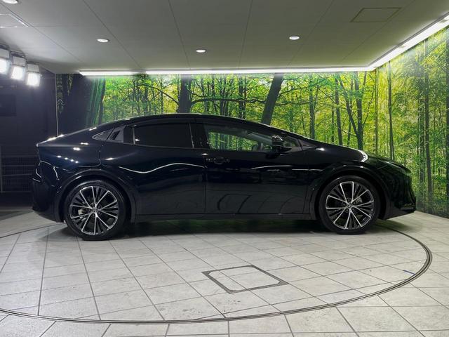 プリウス Z パノラマルーフ 純正12型ナビ 全周囲カメラ 衝突軽減装置 パワーバックドア LEDヘッド レーダークルーズ 純正19インチアルミ 前席シートエアコン 100V電源 ステアリングヒーター 禁煙車(56枚目)