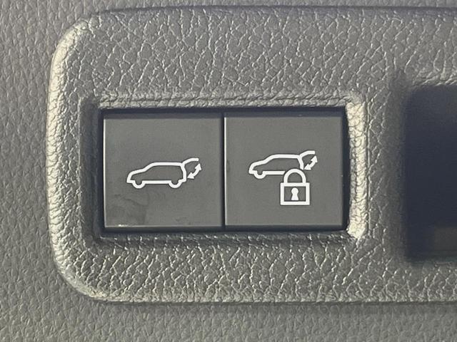 ハリアー Z レザーパッケージ 純正12型ナビ バックカメラ 衝突軽減装置 ドラレコ パワーバックドア ETC レーダークルーズ JBLサウンド LEDヘッド シートエアコン ステアリングヒーター 電動パーキング デュアルエアコン(7枚目)