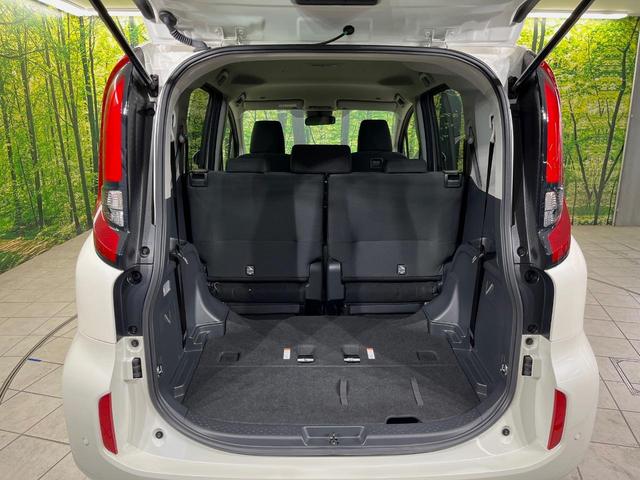 シエンタ ハイブリッドＧ　８型ディスプレイオーディオ　両側電動スライドドア　全周囲カメラ　１００Ｖ電源　衝突軽減装置　レーダークルーズ　禁煙車　コーナーセンサー　スマートキー　ＬＥＤヘッド　ＥＴＣ　オートマチックハイビーム（10枚目）