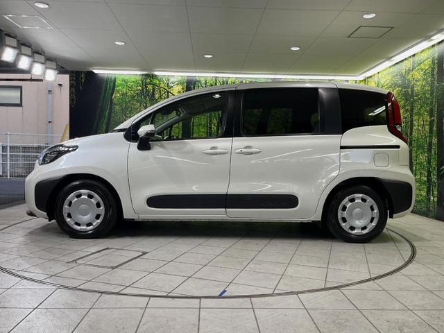 シエンタ ハイブリッドＧ　８型ディスプレイオーディオ　両側電動スライドドア　全周囲カメラ　１００Ｖ電源　衝突軽減装置　レーダークルーズ　禁煙車　コーナーセンサー　スマートキー　ＬＥＤヘッド　ＥＴＣ　オートマチックハイビーム（58枚目）