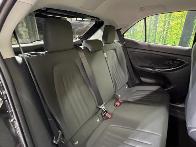 ヤリスクロス Ｘ　純正８型ディスプレイオーディオ　バックカメラ　衝突軽減装置　ＥＴＣ　スマートキー　レーダークルーズ　ステアリングスイッチ　オートマチックハイビーム　車線逸脱警報　電動パーキングブレーキ　禁煙車（9枚目）