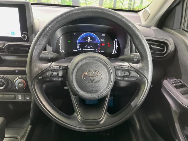 ヤリスクロス Ｘ　純正８型ディスプレイオーディオ　バックカメラ　衝突軽減装置　ＥＴＣ　スマートキー　レーダークルーズ　ステアリングスイッチ　オートマチックハイビーム　車線逸脱警報　電動パーキングブレーキ　禁煙車（11枚目）