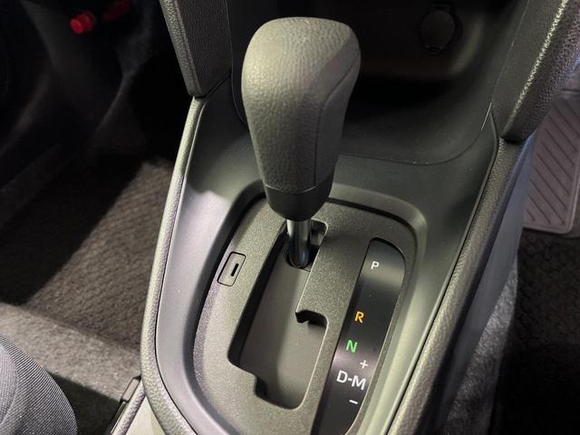 ヤリスクロス Ｘ　純正８型ディスプレイオーディオ　バックカメラ　衝突軽減装置　ＥＴＣ　スマートキー　レーダークルーズ　ステアリングスイッチ　オートマチックハイビーム　車線逸脱警報　電動パーキングブレーキ　禁煙車（21枚目）