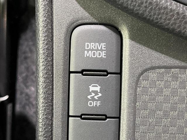 ヤリスクロス Ｘ　純正８型ディスプレイオーディオ　バックカメラ　衝突軽減装置　ＥＴＣ　スマートキー　レーダークルーズ　ステアリングスイッチ　オートマチックハイビーム　車線逸脱警報　電動パーキングブレーキ　禁煙車（30枚目）