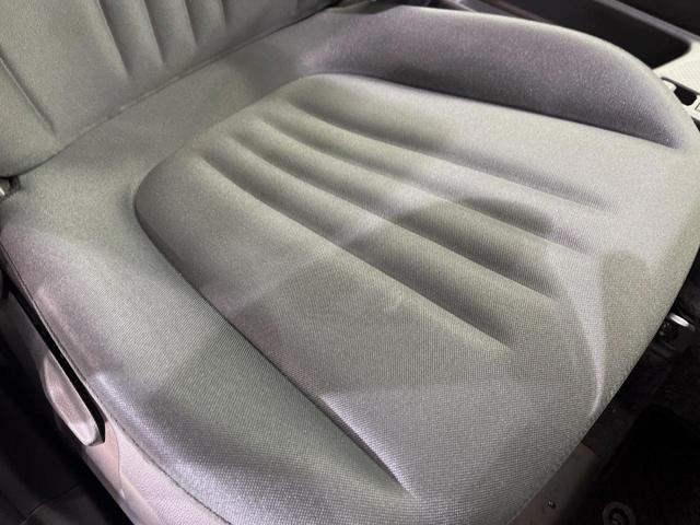 ヤリスクロス Ｘ　純正８型ディスプレイオーディオ　バックカメラ　衝突軽減装置　ＥＴＣ　スマートキー　レーダークルーズ　ステアリングスイッチ　オートマチックハイビーム　車線逸脱警報　電動パーキングブレーキ　禁煙車（43枚目）