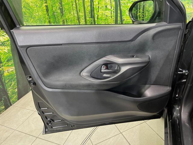 ヤリスクロス Ｘ　純正８型ディスプレイオーディオ　バックカメラ　衝突軽減装置　ＥＴＣ　スマートキー　レーダークルーズ　ステアリングスイッチ　オートマチックハイビーム　車線逸脱警報　電動パーキングブレーキ　禁煙車（44枚目）