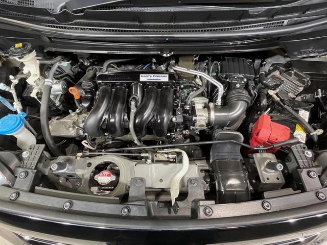 フリード Ｇ・ホンダセンシング　純正ナビ　バックカメラ　衝突言軽減装置　両側電動スライドドア　レーダークルーズ　禁煙車　ＬＥＤヘッド　革巻きステアリング　純正１５インチアルミ　シートヒーター　ＥＴＣ　スマートキー　車線逸脱警報（18枚目）