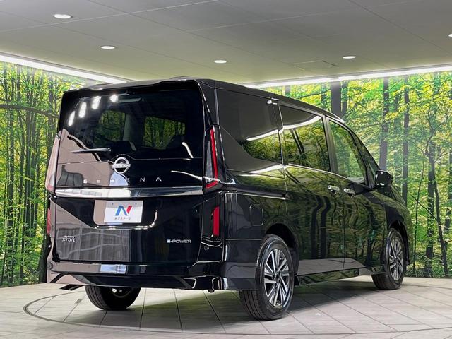 セレナ e-パワー ハイウェイスターV 登録済未使用車 純正12型ナビ 両側電動ドア 全周囲カメラ 衝突被害軽減システム レーダークルーズ ハーフレザーシート スマートキー LEDヘッド 純正16インチアルミ オートハイビーム(17枚目)