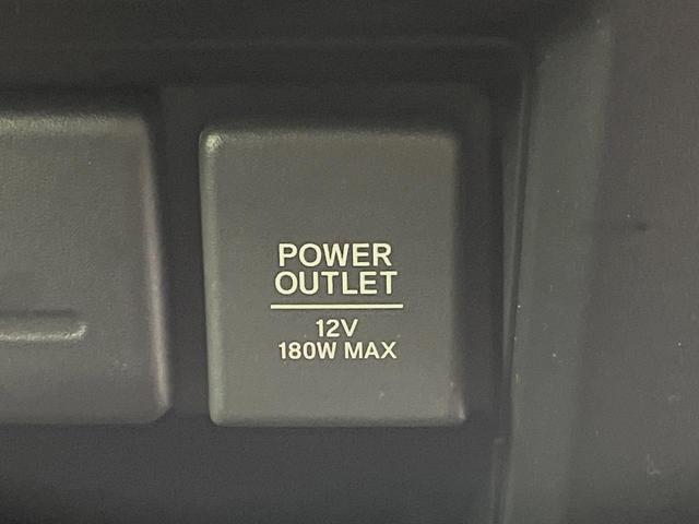 ステップワゴンスパーダ ｅ：ＨＥＶスパーダ　Ｇ　ホンダセンシング　メーカーナビ　後席モニター　全周囲カメラ　衝突軽減装置　レーダークルーズ　両側電動スライドドア　禁煙車　スマートキー　ＬＥＤヘッド　ＥＴＣ２．０　車線逸脱警報　デュアルオートエアコン（32枚目）