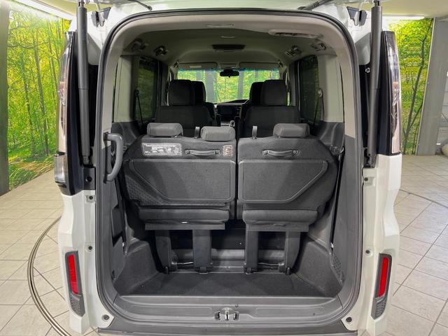 ステップワゴンスパーダ ｅ：ＨＥＶスパーダ　Ｇ　ホンダセンシング　メーカーナビ　後席モニター　全周囲カメラ　衝突軽減装置　レーダークルーズ　両側電動スライドドア　禁煙車　スマートキー　ＬＥＤヘッド　ＥＴＣ２．０　車線逸脱警報　デュアルオートエアコン（54枚目）