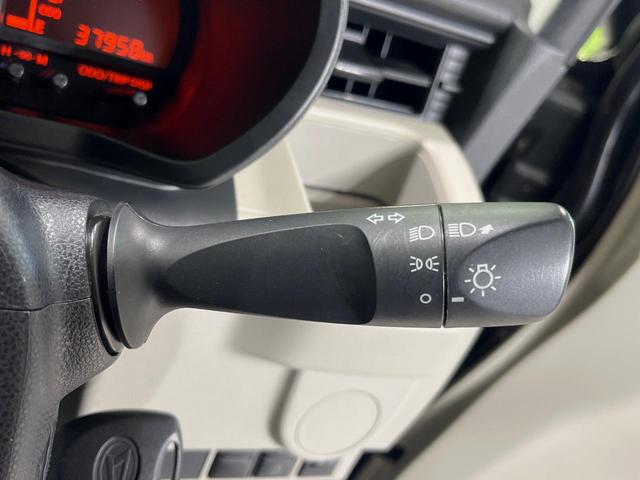 ムーヴ L 禁煙車 アイドリングストップ CD再生 オーディオ 横滑り防止装置 トラクションコントロール プライバシーガラス ベンチシート ヘッドライトレベライザー 電動格納ミラー パワーウィンドウ(25枚目)