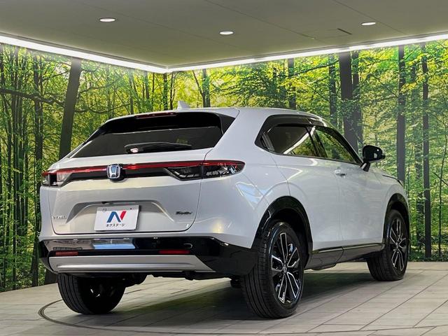 ヴェゼル ｅ：ＨＥＶ　Ｚ　メーカー９型ナビ　バックカメラ　衝突軽減装置　レーダークルーズ　禁煙車　パワーバックドア　シートヒーター　ハーフレザーシート　ドラレコ　コーナーセンサー　スマートキー　ＬＥＤヘッドライト　ＥＴＣ２．０（17枚目）