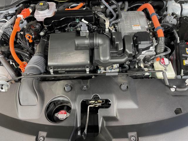 ヴェゼル ｅ：ＨＥＶ　Ｚ　メーカー９型ナビ　バックカメラ　衝突軽減装置　レーダークルーズ　禁煙車　パワーバックドア　シートヒーター　ハーフレザーシート　ドラレコ　コーナーセンサー　スマートキー　ＬＥＤヘッドライト　ＥＴＣ２．０（18枚目）