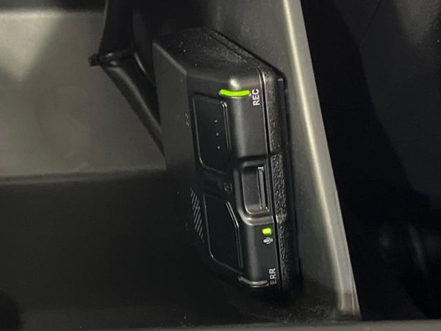 ヴェゼル ｅ：ＨＥＶ　Ｚ　メーカー９型ナビ　バックカメラ　衝突軽減装置　レーダークルーズ　禁煙車　パワーバックドア　シートヒーター　ハーフレザーシート　ドラレコ　コーナーセンサー　スマートキー　ＬＥＤヘッドライト　ＥＴＣ２．０（49枚目）