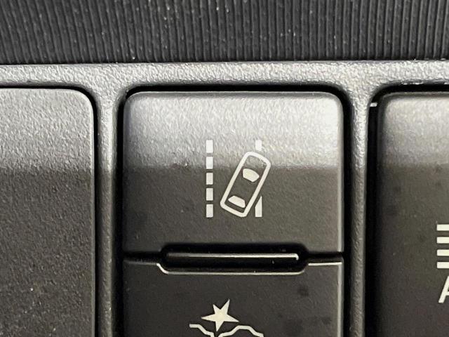 アクア Ｓスタイルブラック　純正ナビ　バックカメラ　衝突軽減装置　禁煙車　スマートキー　ＬＥＤヘッドライト　ＥＴＣ　オートマチックハイビーム　車線逸脱警報　オートライト　オートエアコン　モデリスタ製１４インチアルミホイール（7枚目）