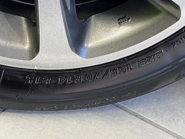 アクア Ｓスタイルブラック　純正ナビ　バックカメラ　衝突軽減装置　禁煙車　スマートキー　ＬＥＤヘッドライト　ＥＴＣ　オートマチックハイビーム　車線逸脱警報　オートライト　オートエアコン　モデリスタ製１４インチアルミホイール（56枚目）